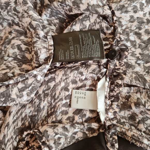 Size- L, H&M sleeveless Blouse animal print - Picture 5 of 7